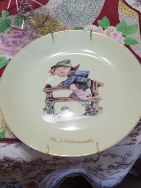 Hummel Decorative Plates- Retreat To Safety and Friend Or Foe
